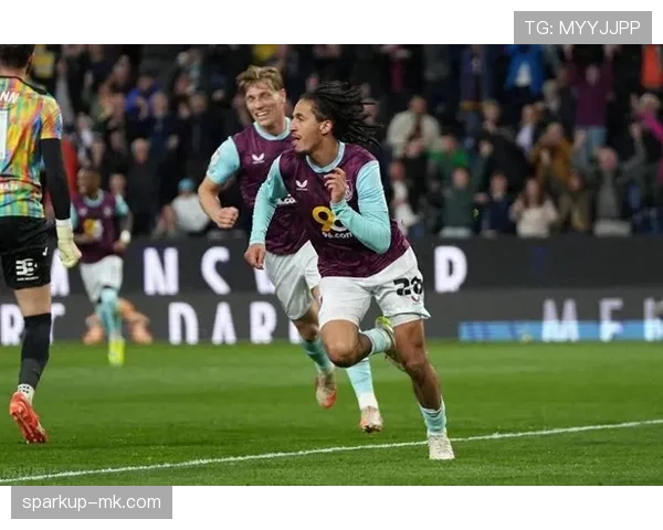 伯恩利逼抢体系奏效，豪取连胜状态火热引关注