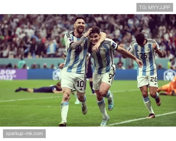 阿尔瓦雷斯 vs 梅西：国家队进攻搭档价值与战术适配性