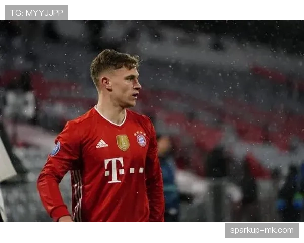 从连接到断裂：巴黎圣日耳曼中场结构的隐患