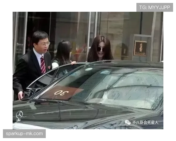 周冠宇家车库比我家还小，但他开的车我一辈子都买不起